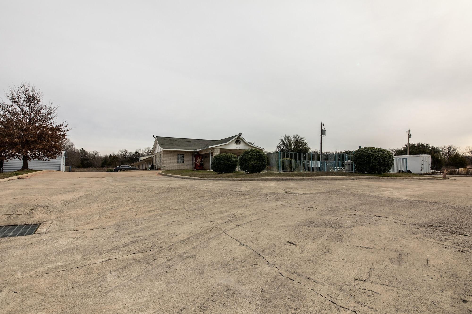 Oyo Hotel Decatur Tx Hwy 287 Northwest Екстериор снимка